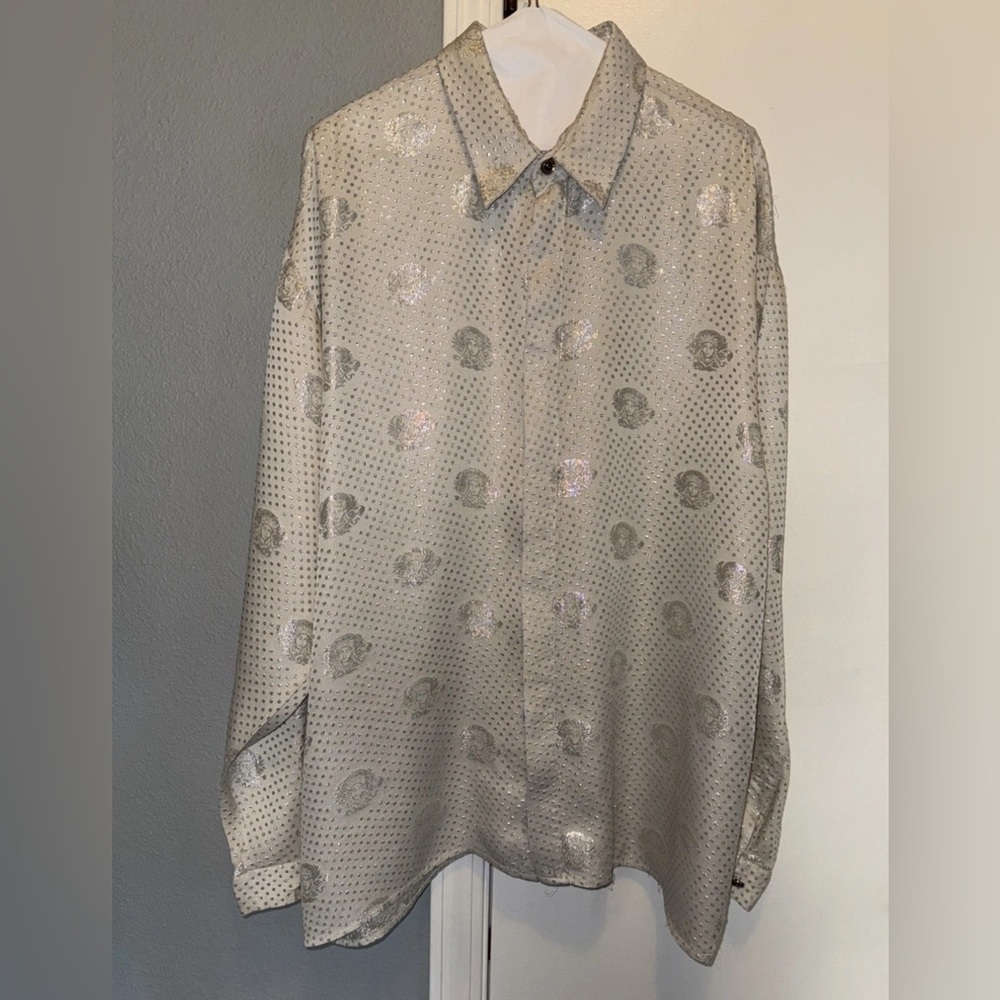 VINTAGE MENS METALLIC SETA PER UOMO SILK SHIRT IVORY WITH MEDUSA DESIGN LARGE